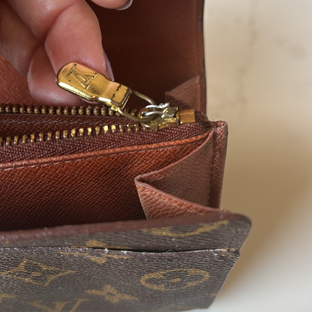 Used vintage Louis Vuitton monogram Sarah wallet, 2 card slots zipper coin pouch - Picture 8 of 10
